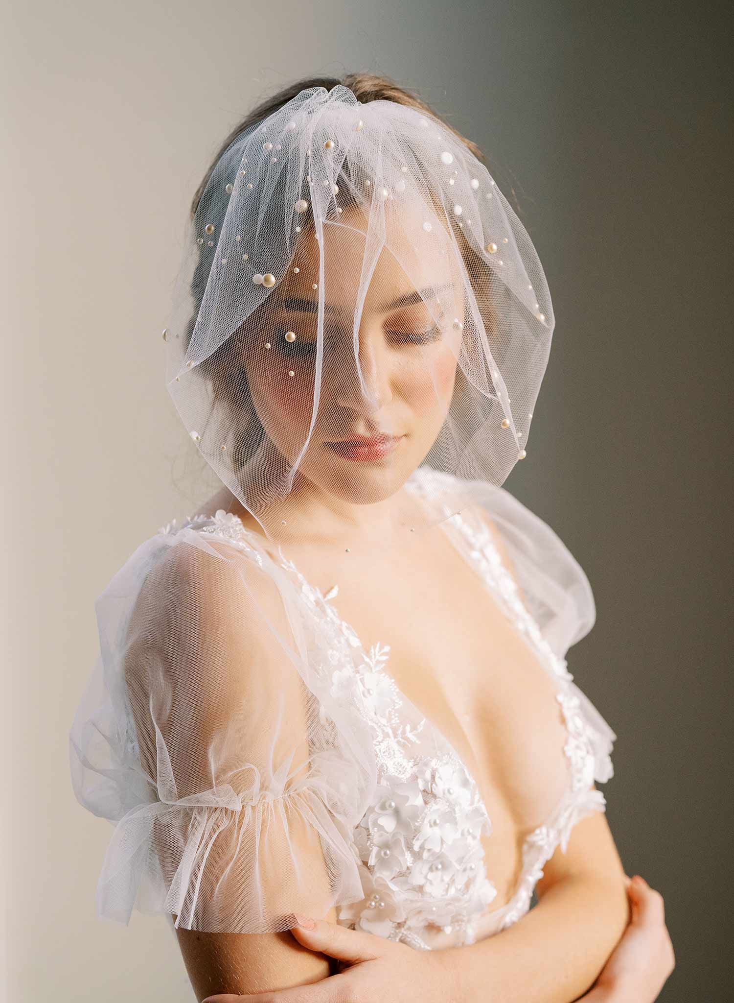 small tulle birdcage bridal veil with pearls, twigs & honey