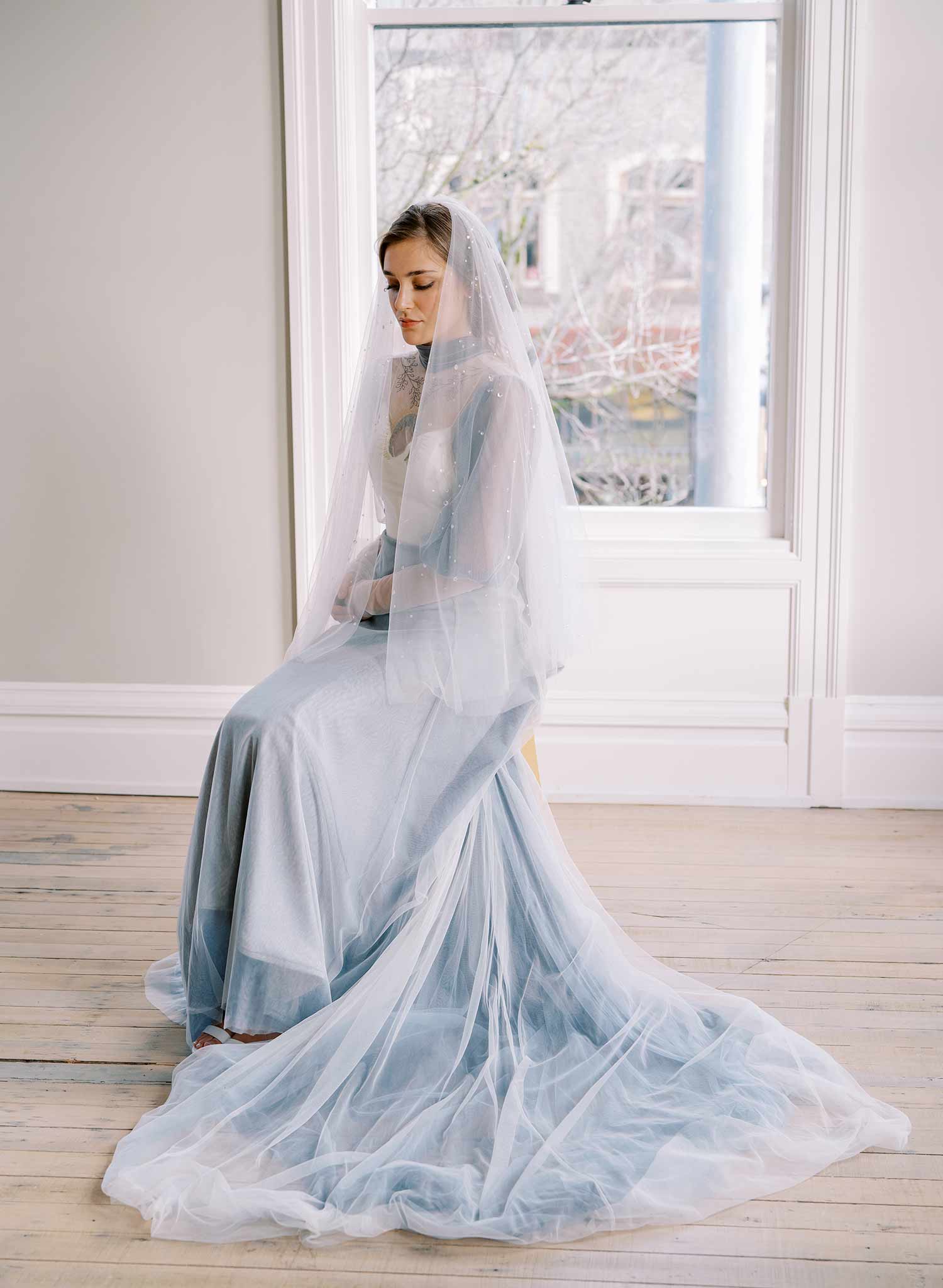 clear crystal raindrop tulle bridal veil with blusher, twigs and honey