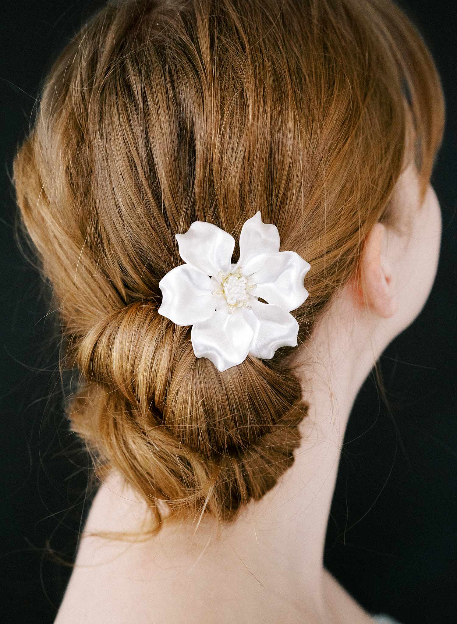 Modern and clean bridal hair flower accessory. Headpiece by Twigs & Honey