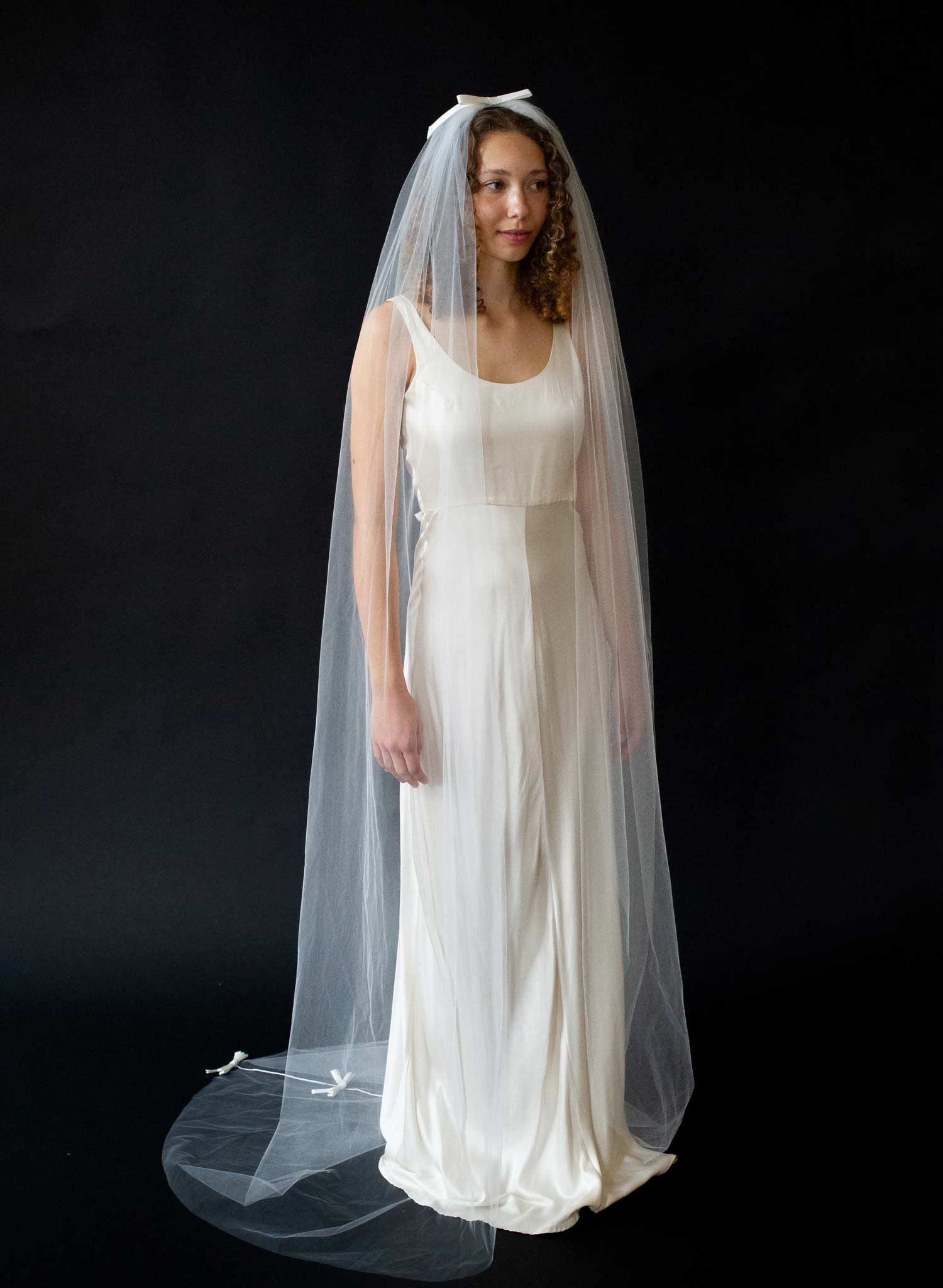 Seam back, Chapel veil with silk double bows - Style #2601