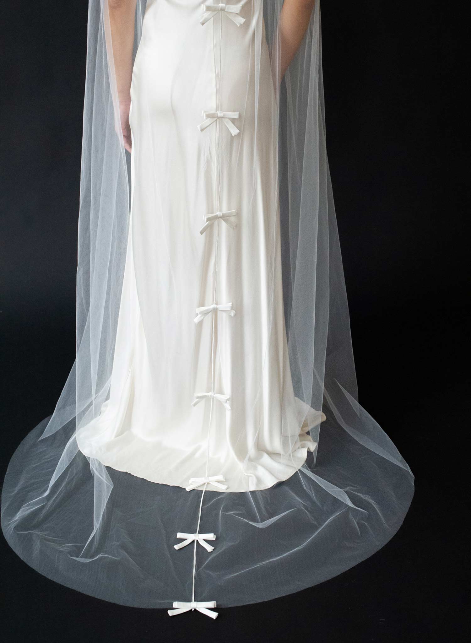 Seam back, Chapel veil with silk double bows - Style #2601