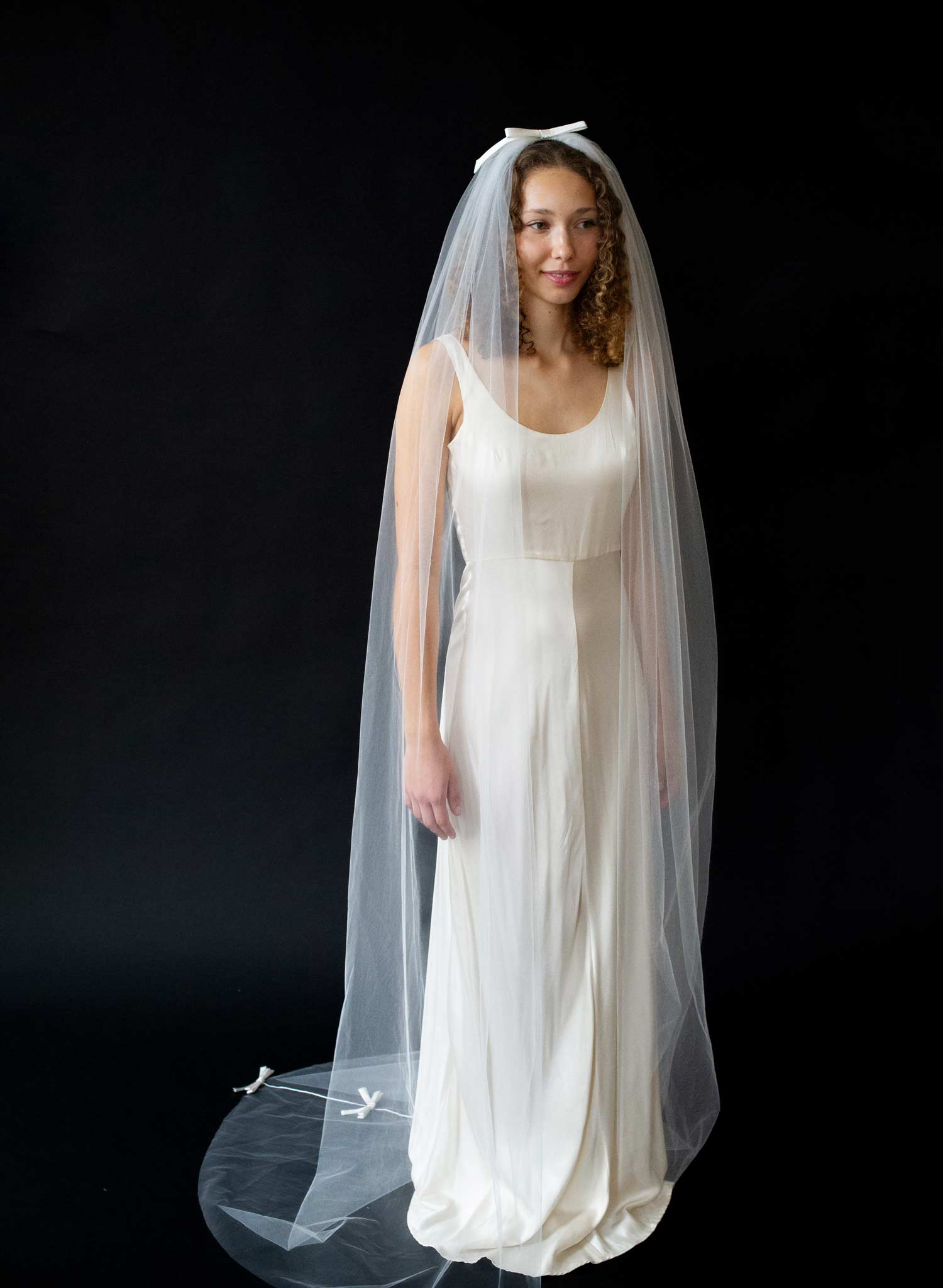 Seam back, Chapel veil with silk double bows - Style #2601