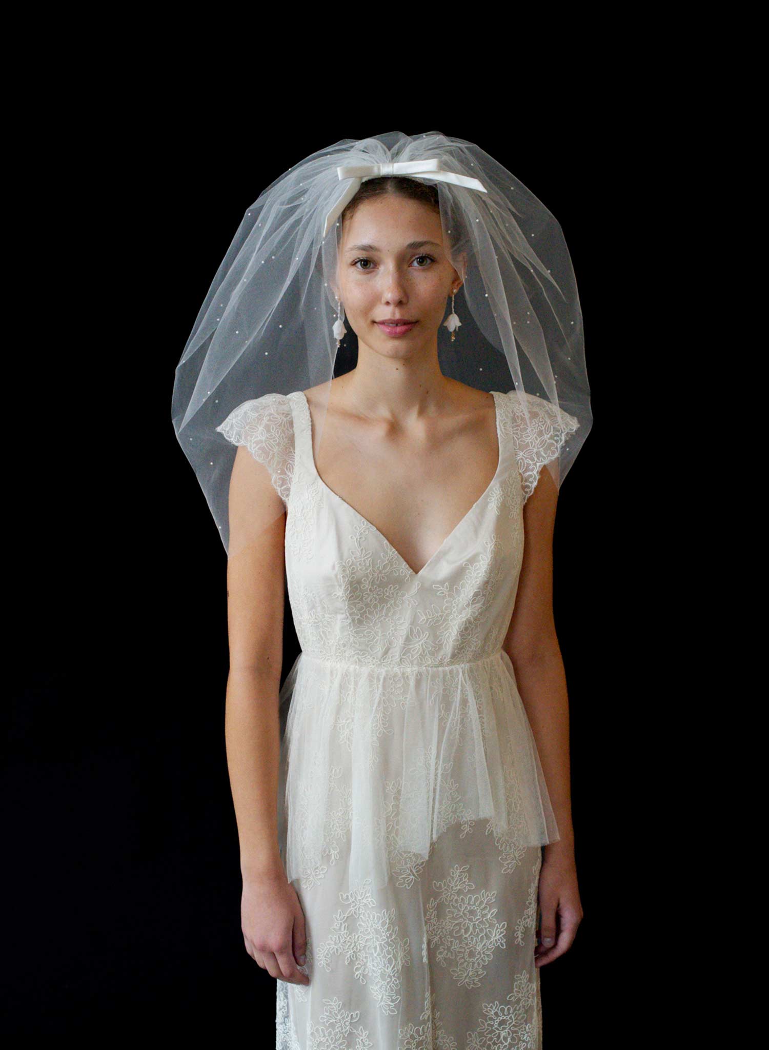 Pearl speckled bubble edge veil - Style #2633