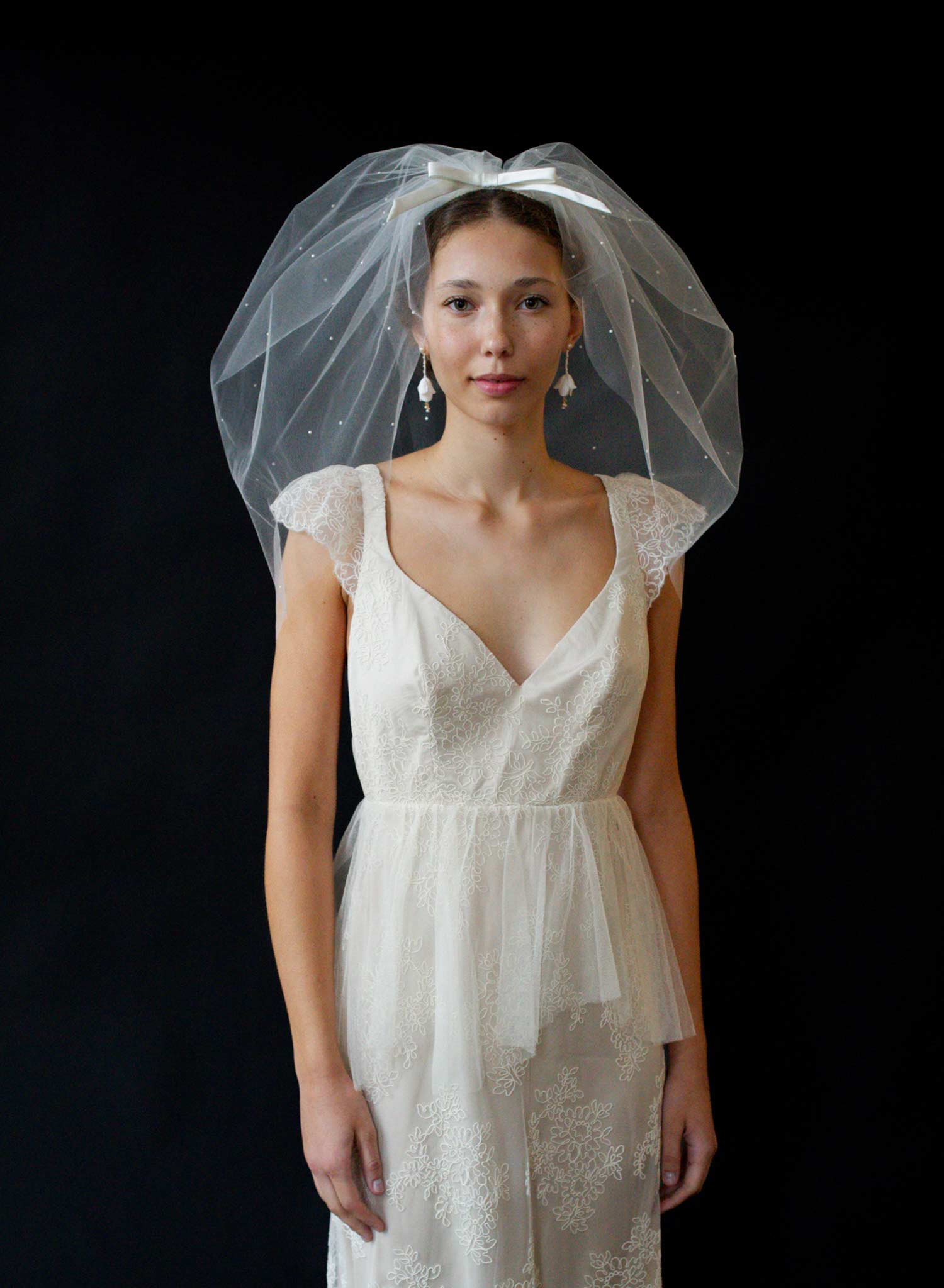 Pearl speckled bubble edge veil - Style #2633