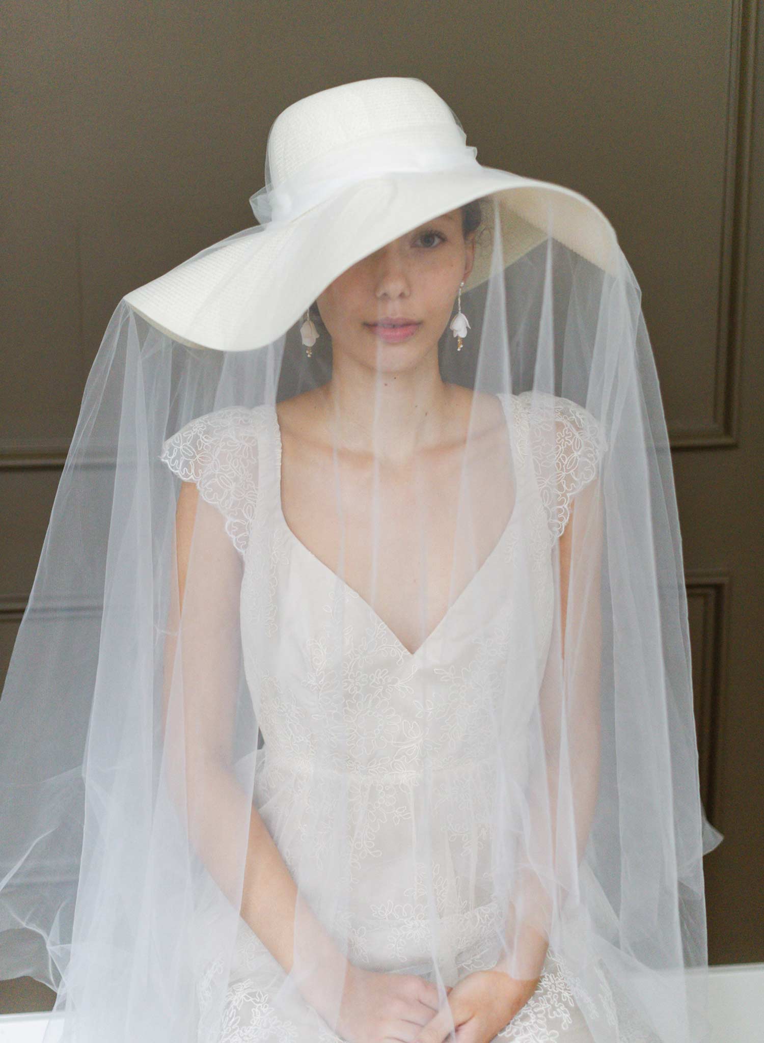 Wide straw bridal hat with chapel veil - Style #2638