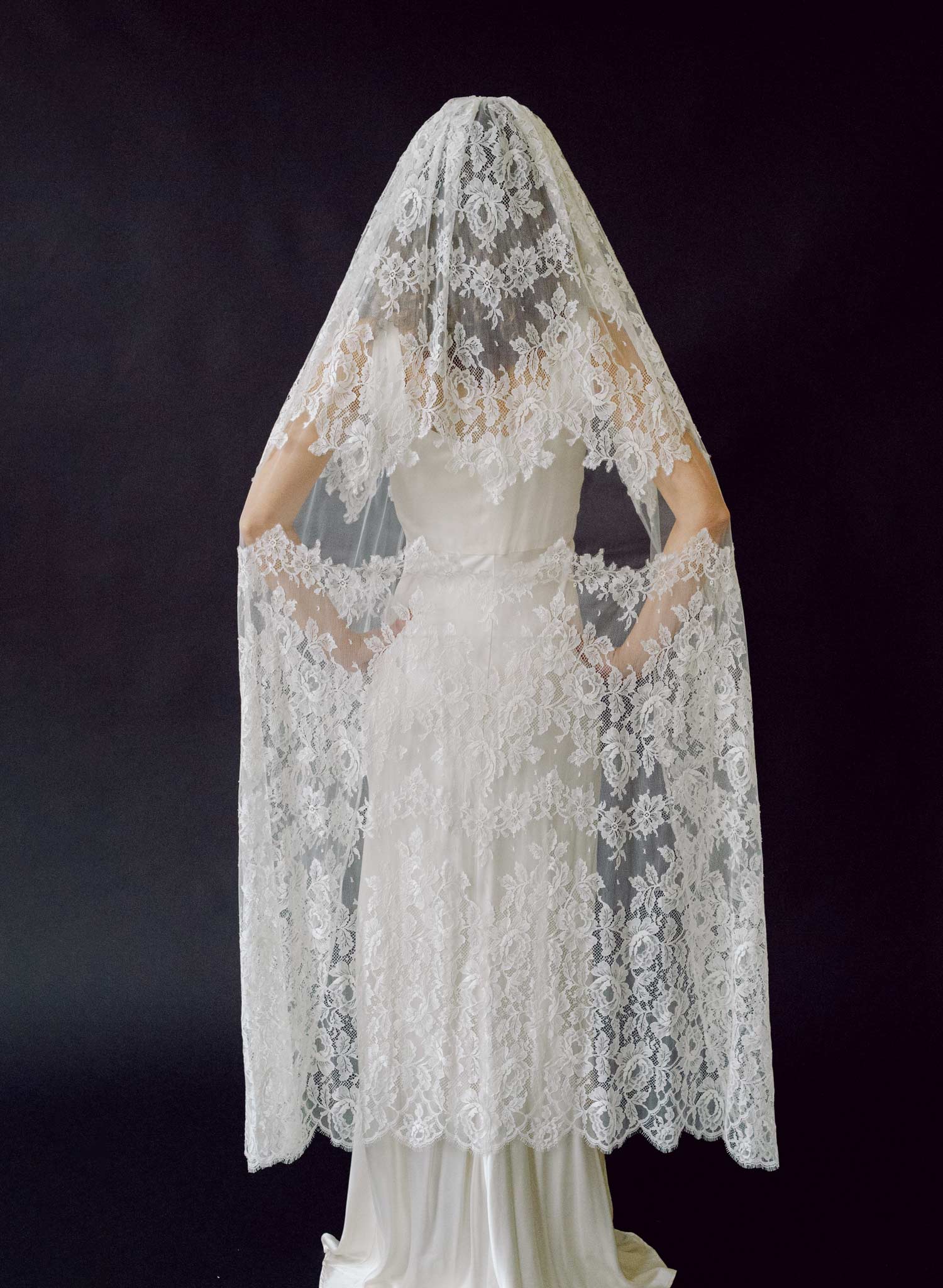 Columnar French lace, floral short chapel veil - Style #2644