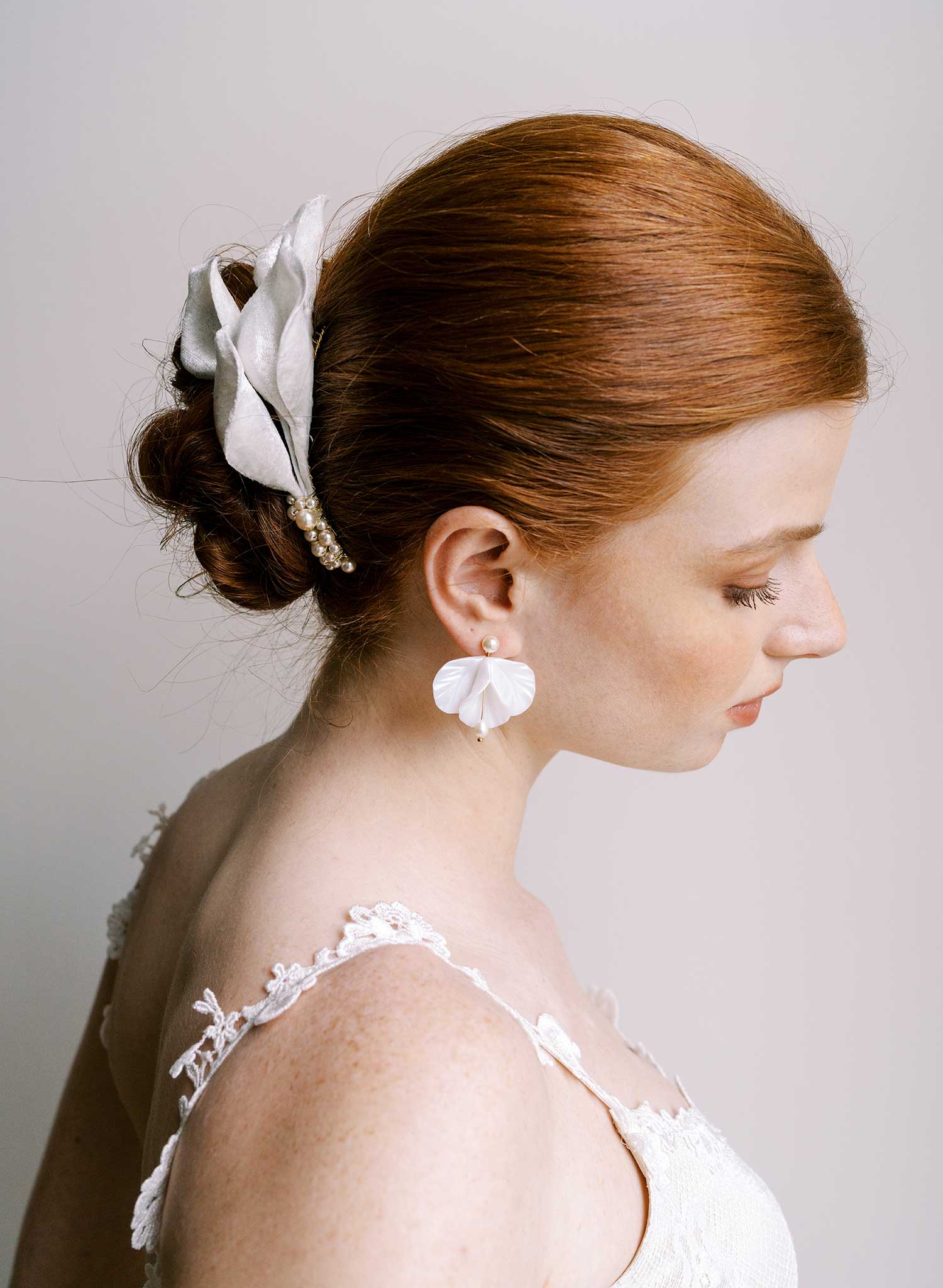 Sculpted iris earrings with pearls - Style #2665