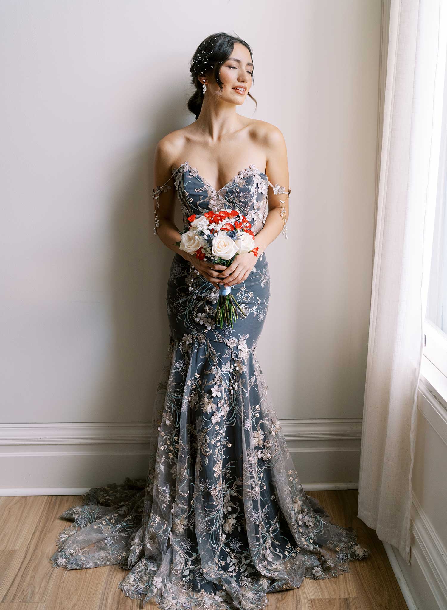 Rhinestone adorned tulle bandeau veil - Style # 425 black