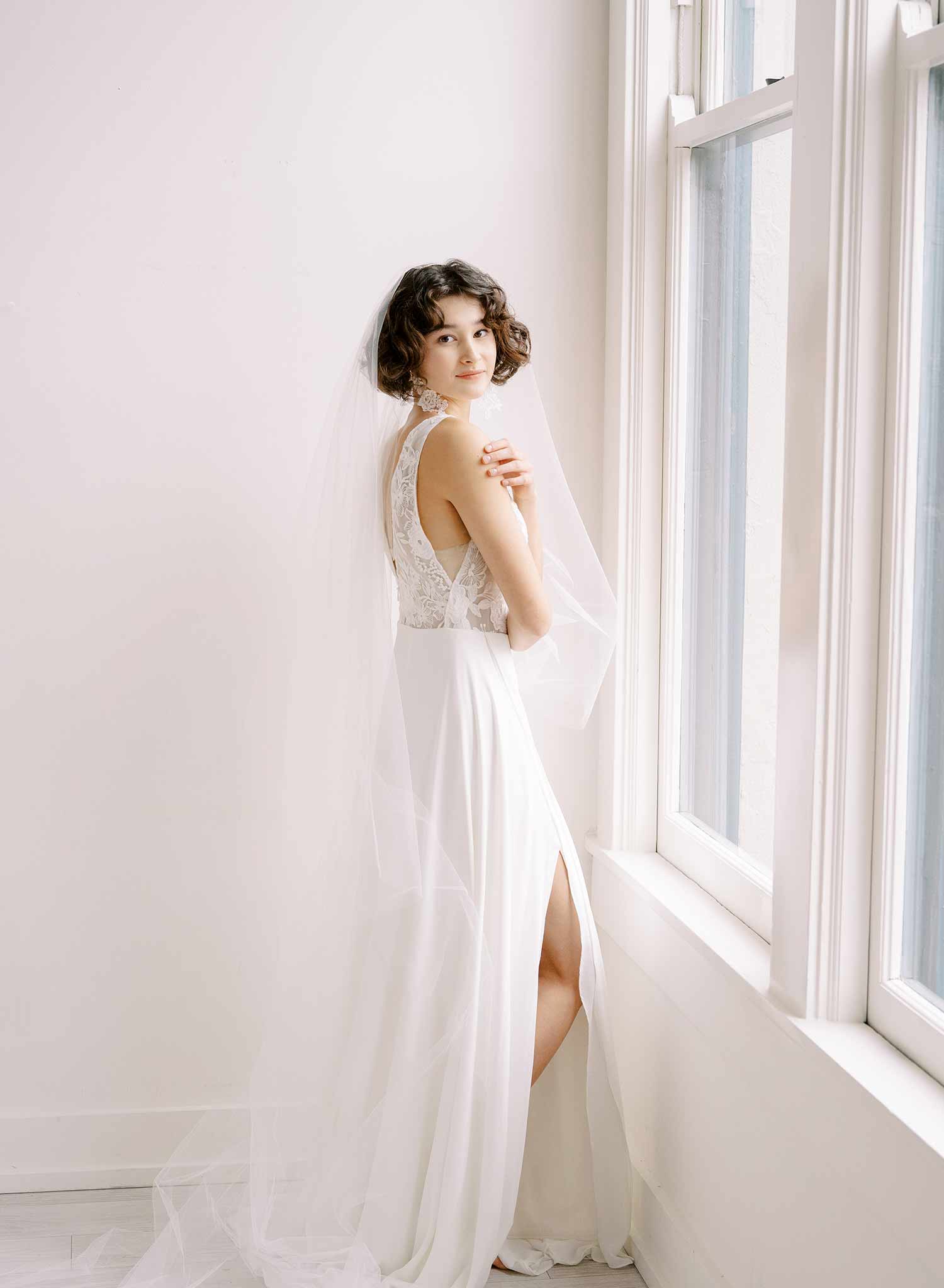 simple and plain wide bridal chapel length veil