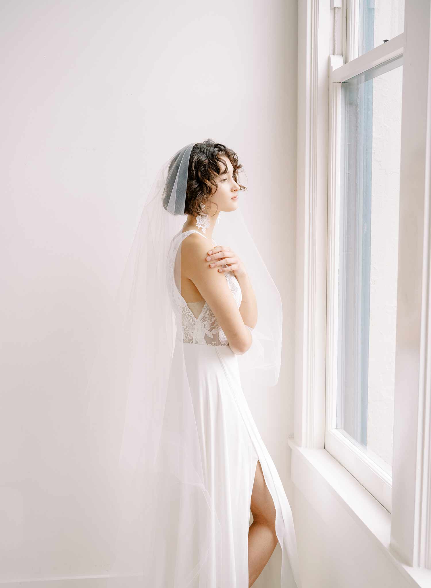 simple and plain wide bridal chapel length veil