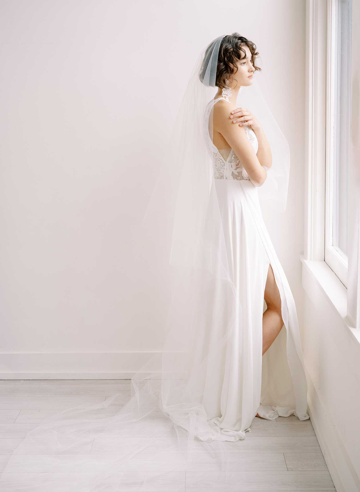 simple and plain wide bridal chapel length veil