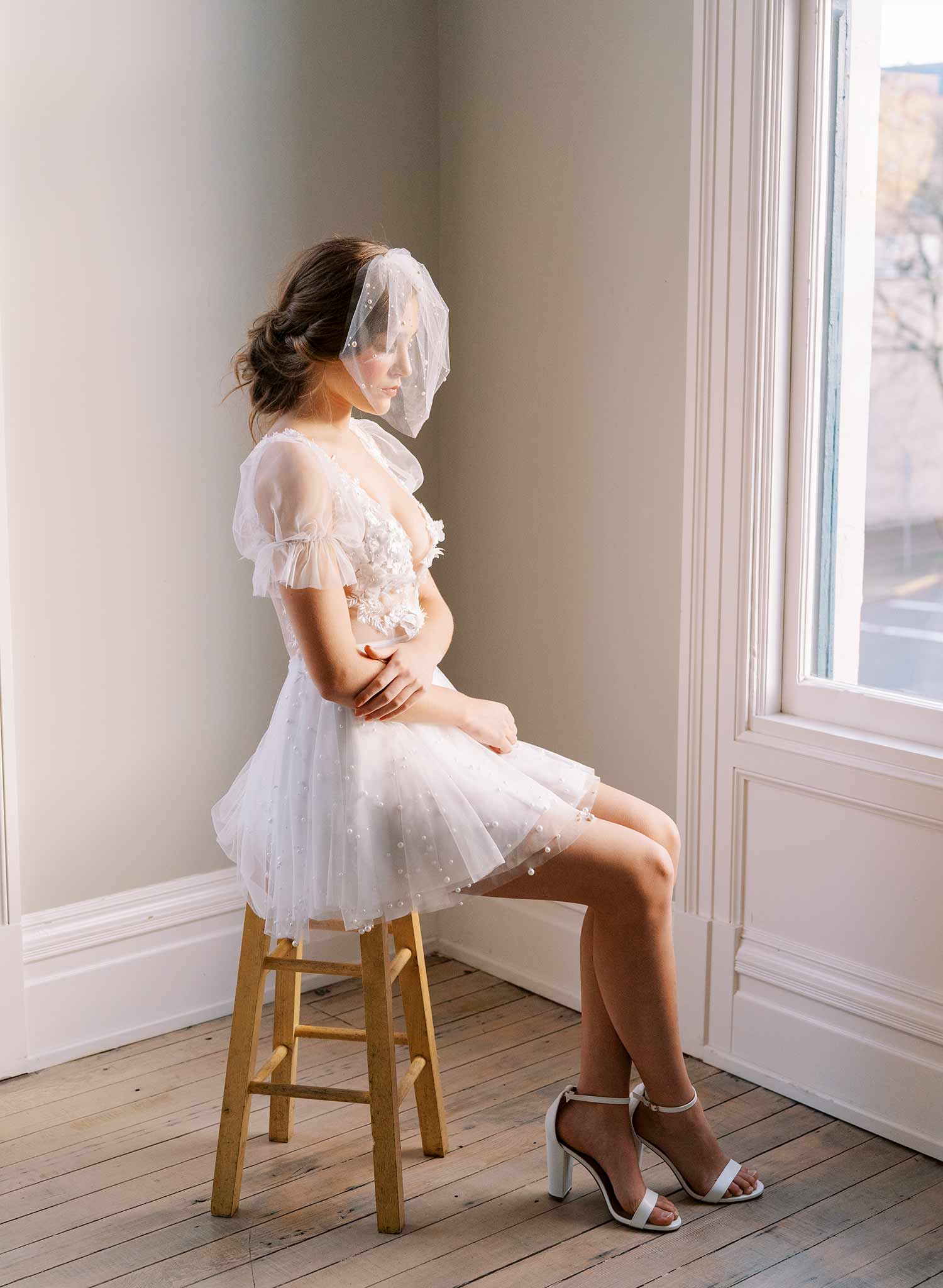 small tulle birdcage bridal veil with pearls, twigs & honey