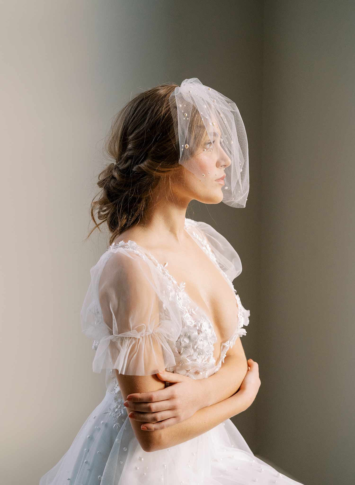 small tulle birdcage bridal veil with pearls, twigs & honey