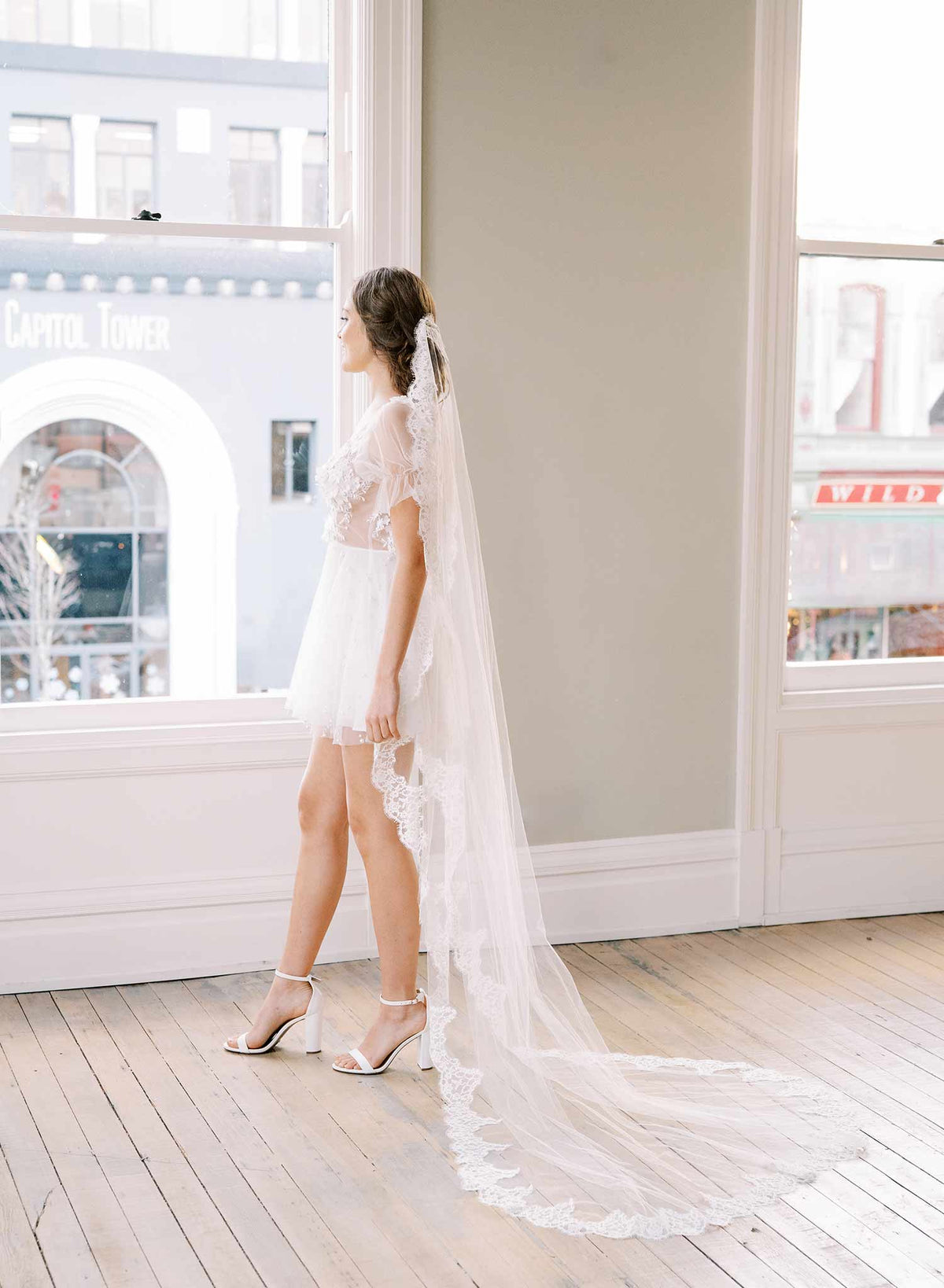 bridal dress veil Silk wedding veil with lace edges - French lace trimmed Silk tulle train veil
