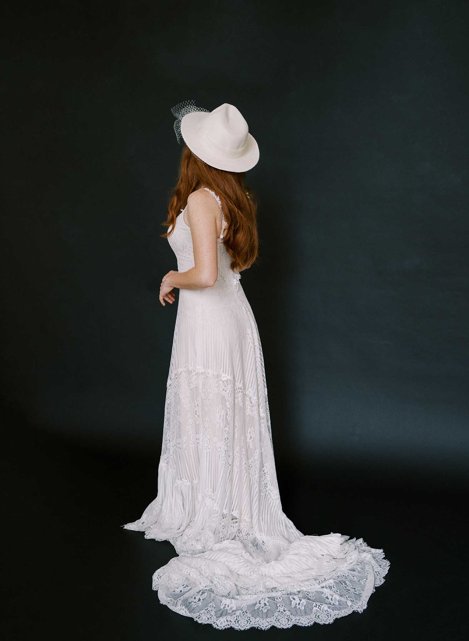 Straw fedora with birdcage veil - Style #2631