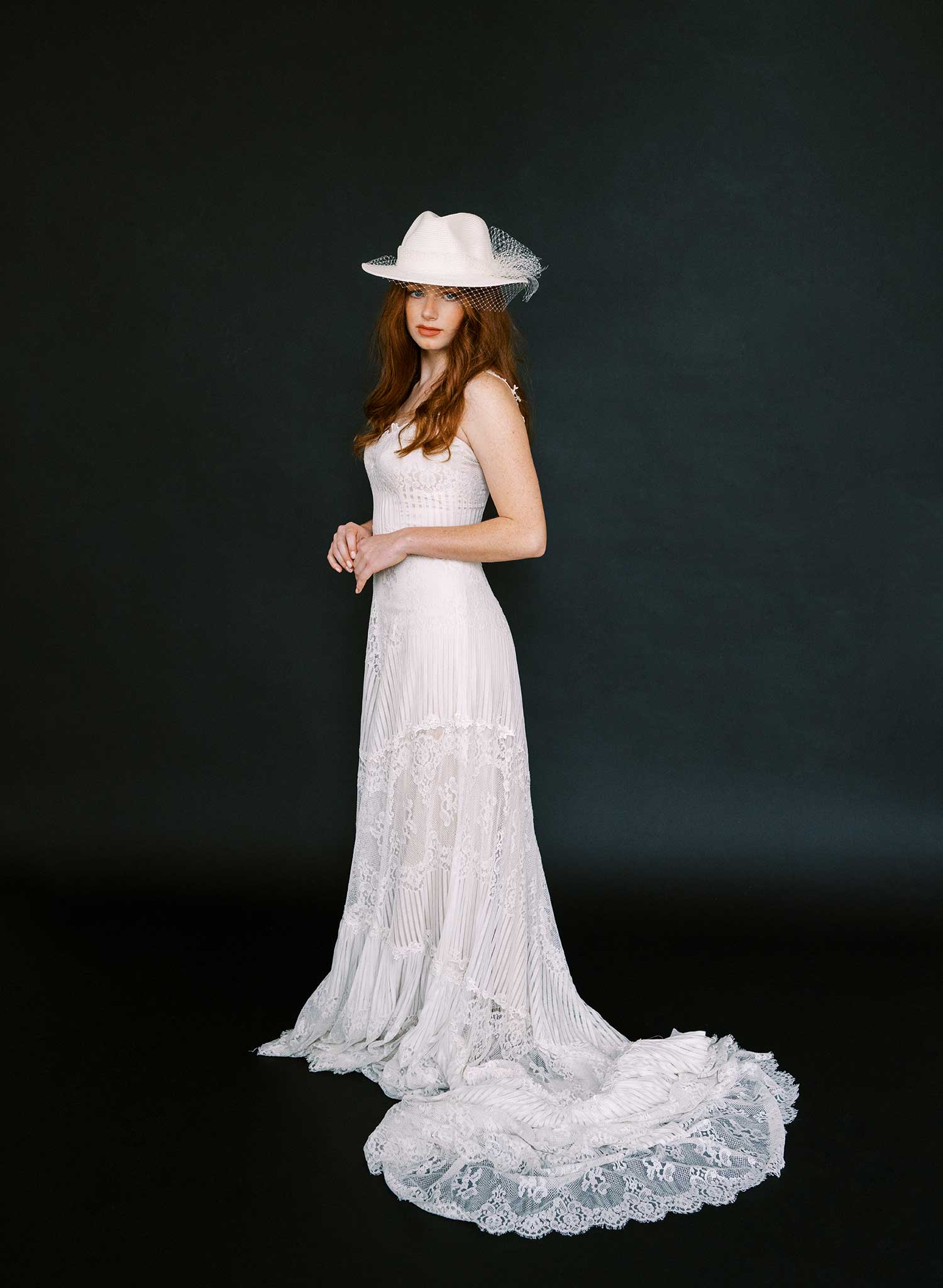 Straw fedora with birdcage veil - Style #2631