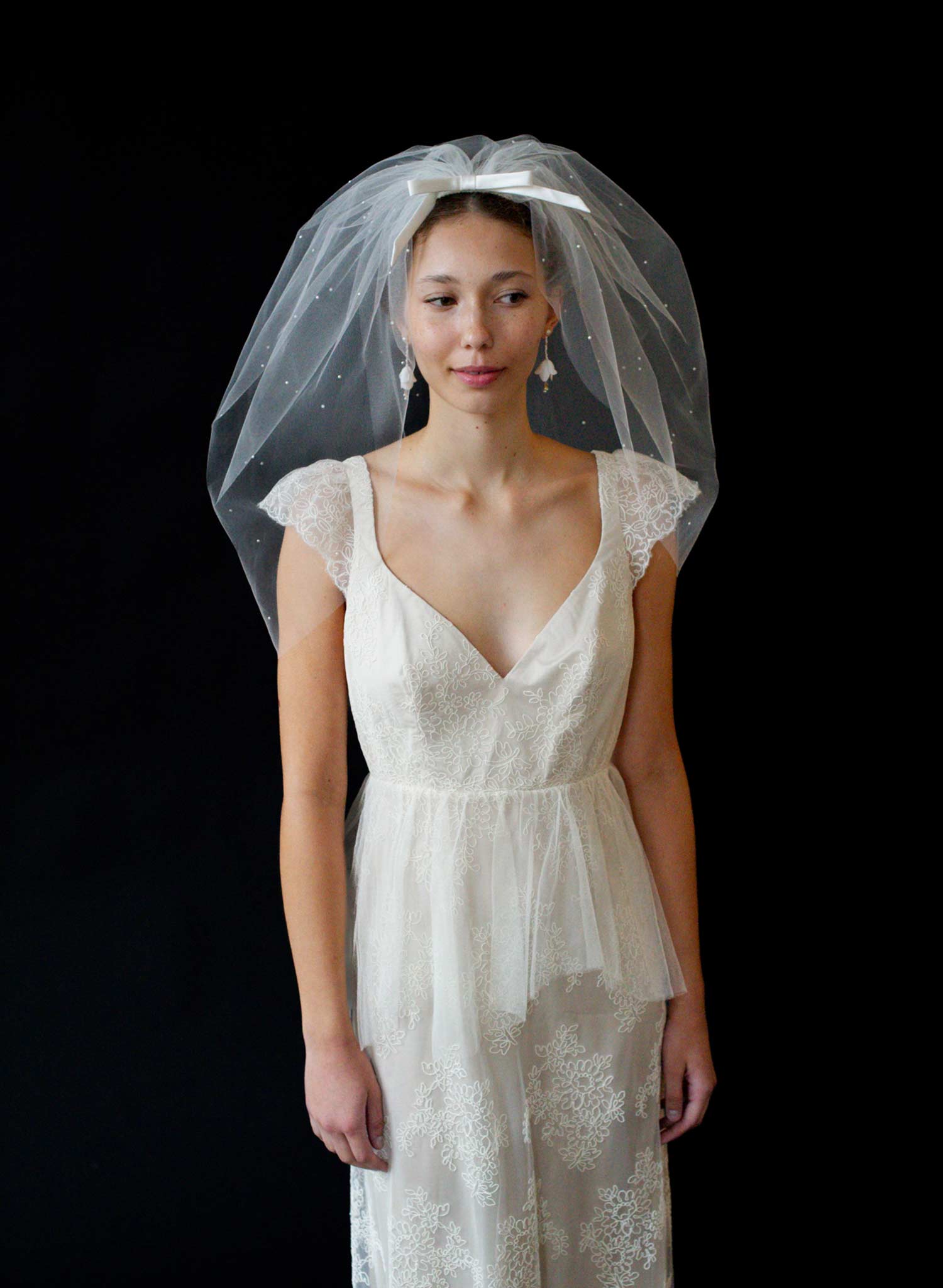 Pearl speckled bubble edge veil - Style #2633