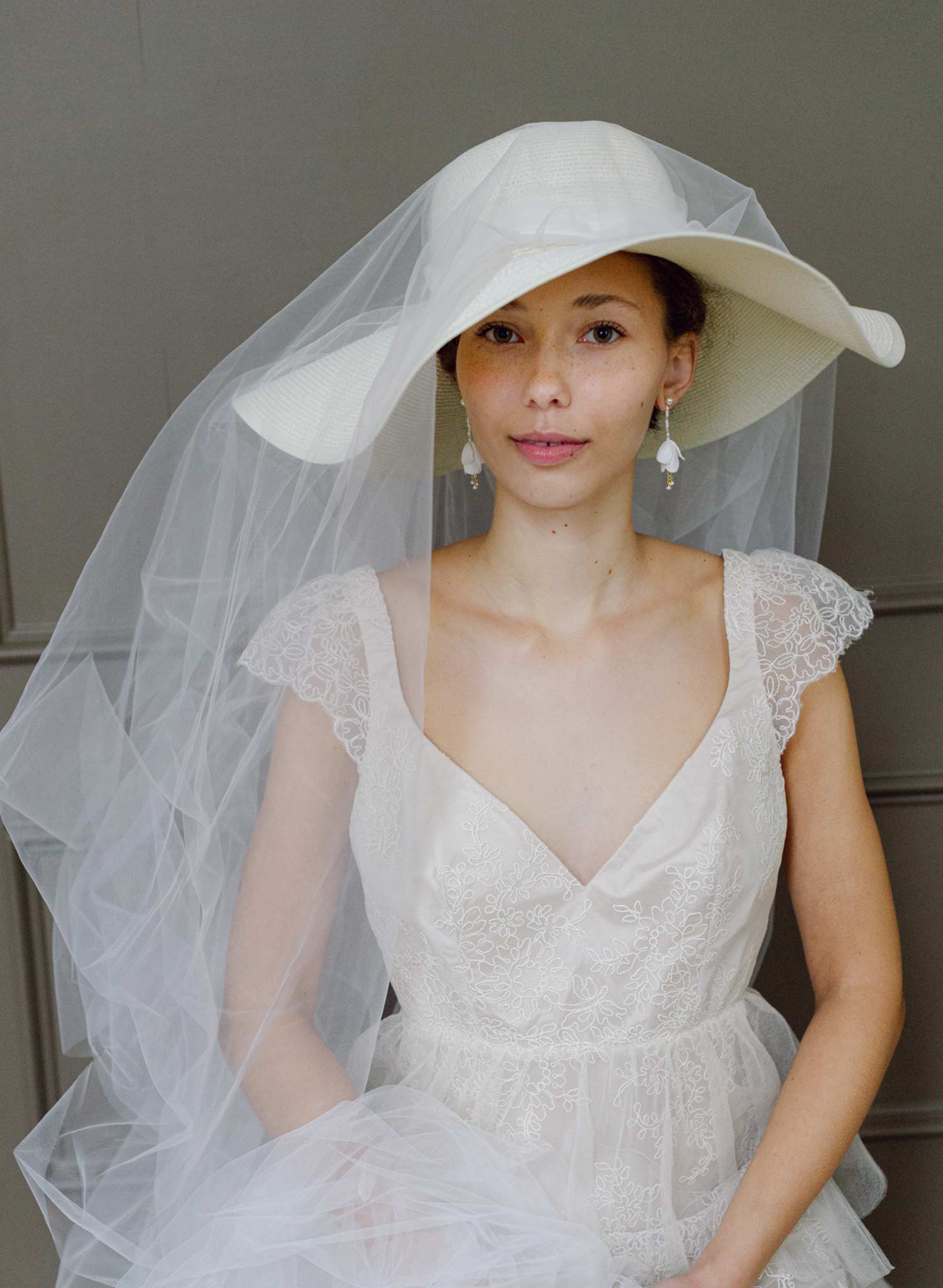 Wide straw bridal hat with chapel veil - Style #2638