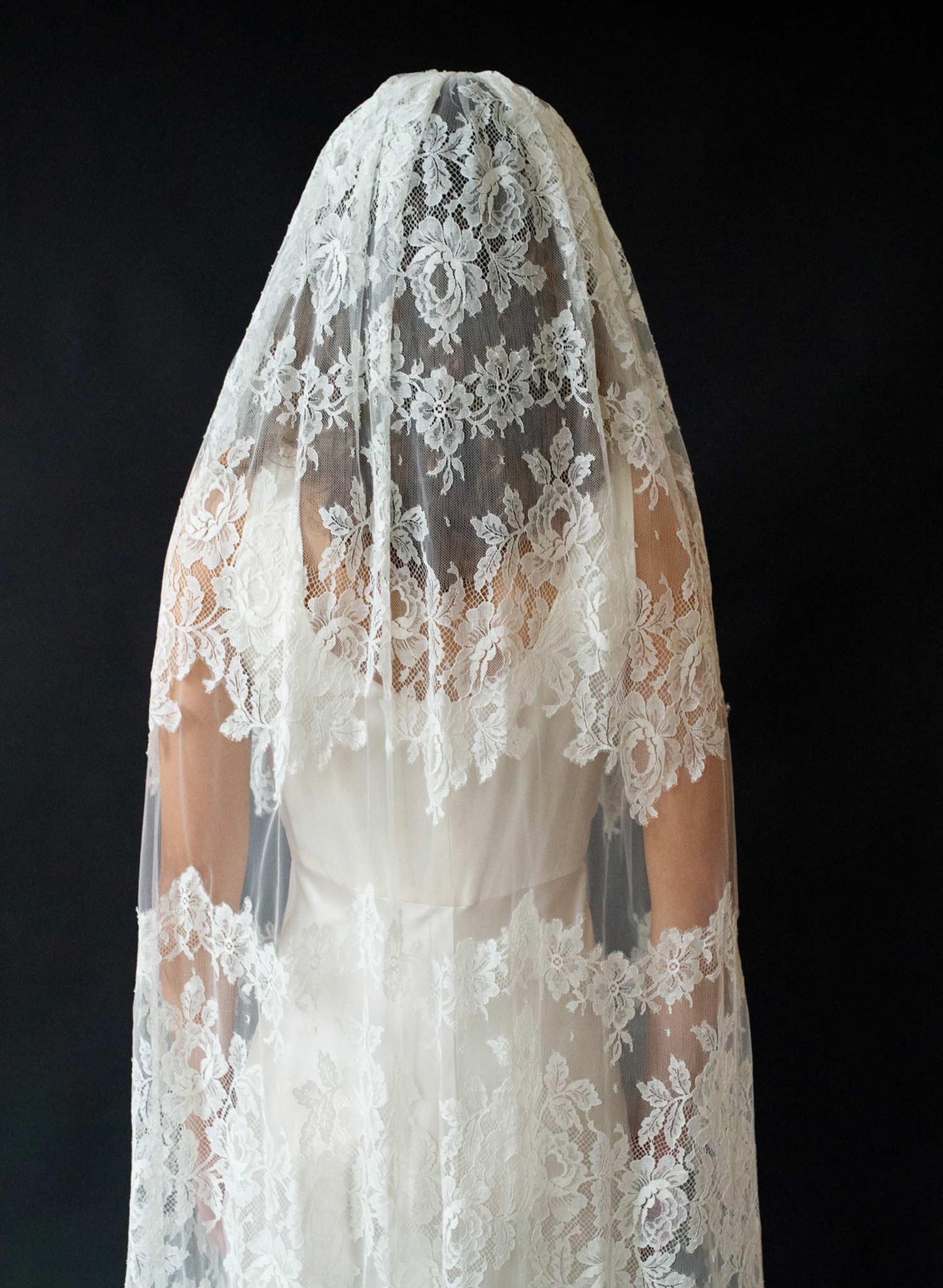 Columnar French lace, floral short chapel veil - Style #2644
