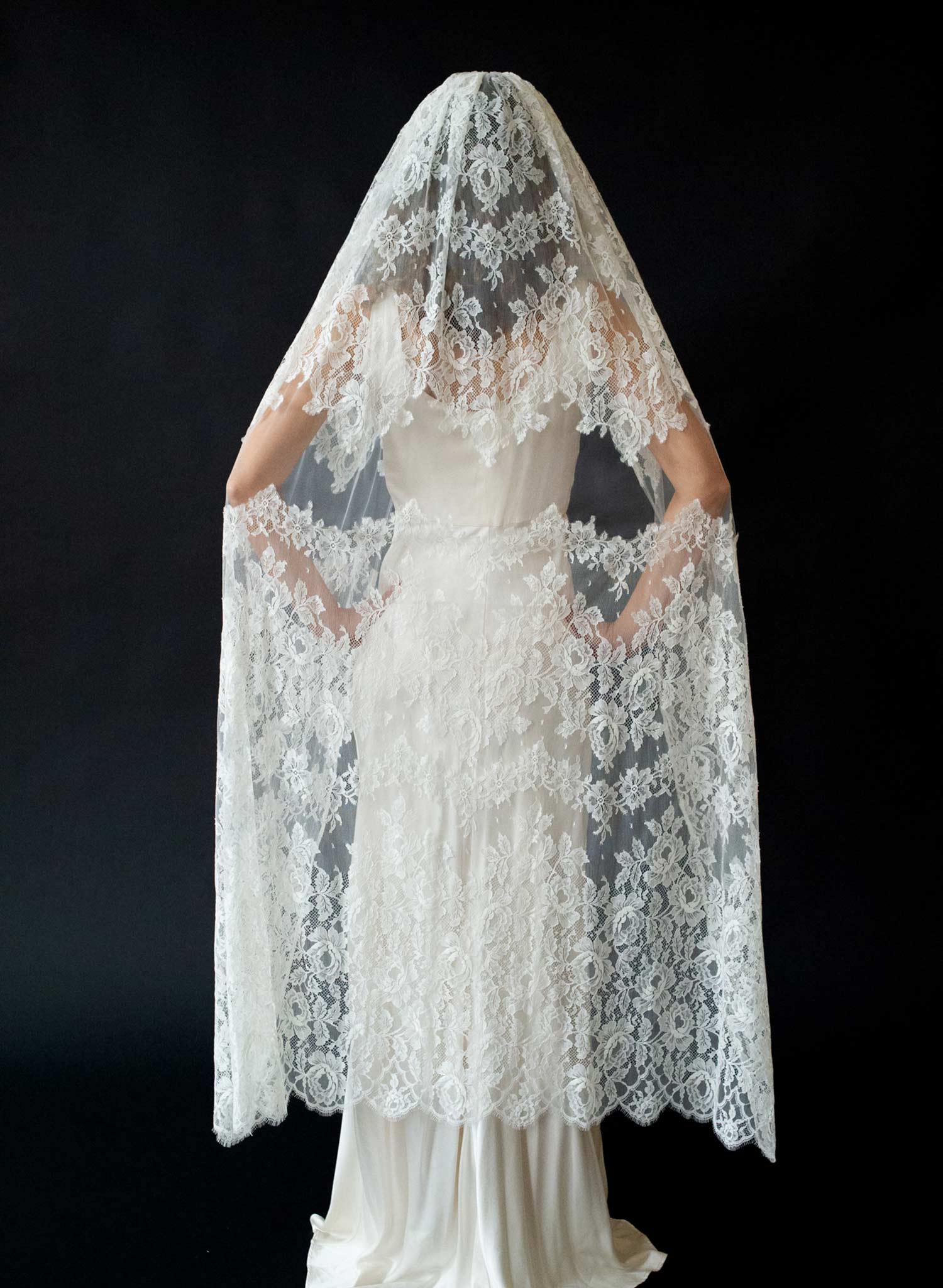 Columnar French lace, floral short chapel veil - Style #2644