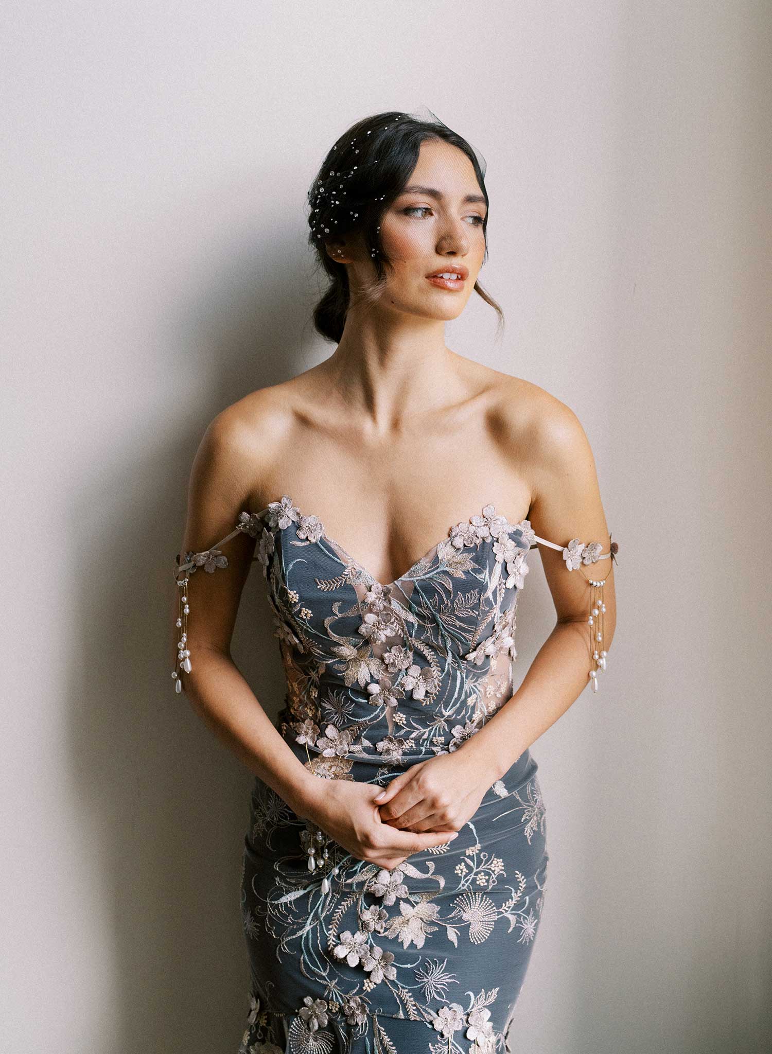 Rhinestone adorned tulle bandeau veil - Style # 425 black