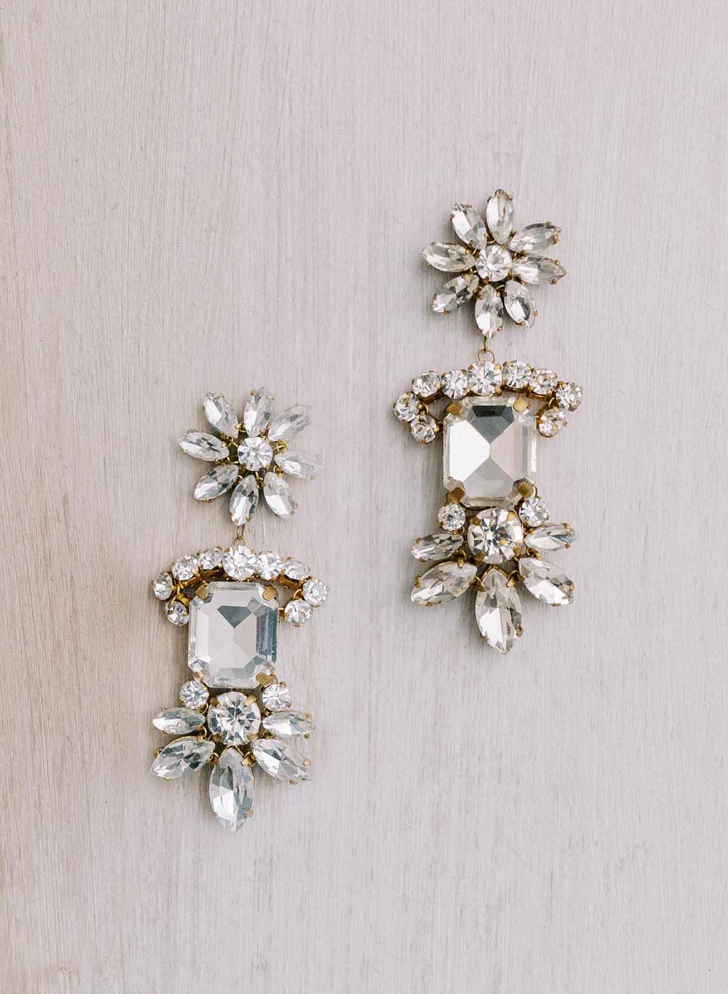 Vintage inspired crystal drop earrings - Style #2118