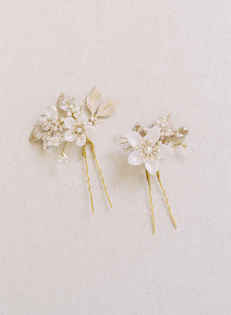 bride handmade flower hairpins by twigsandhoney