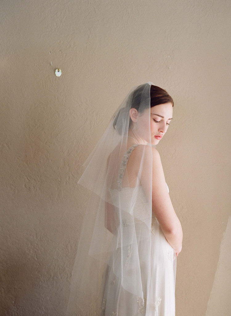 fingertip bridal veil with blusher, twigs & honey