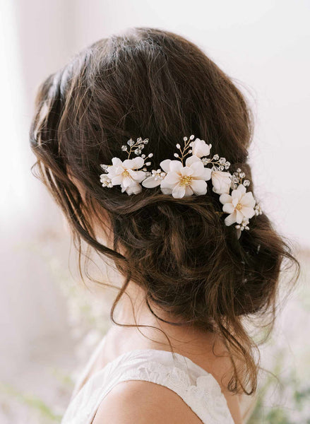 https://www.twigsandhoney.com/cdn/shop/products/2320-handmade-flower-bridal-hairpin-set-twigsandhoney_grande.jpg?v=1671510928