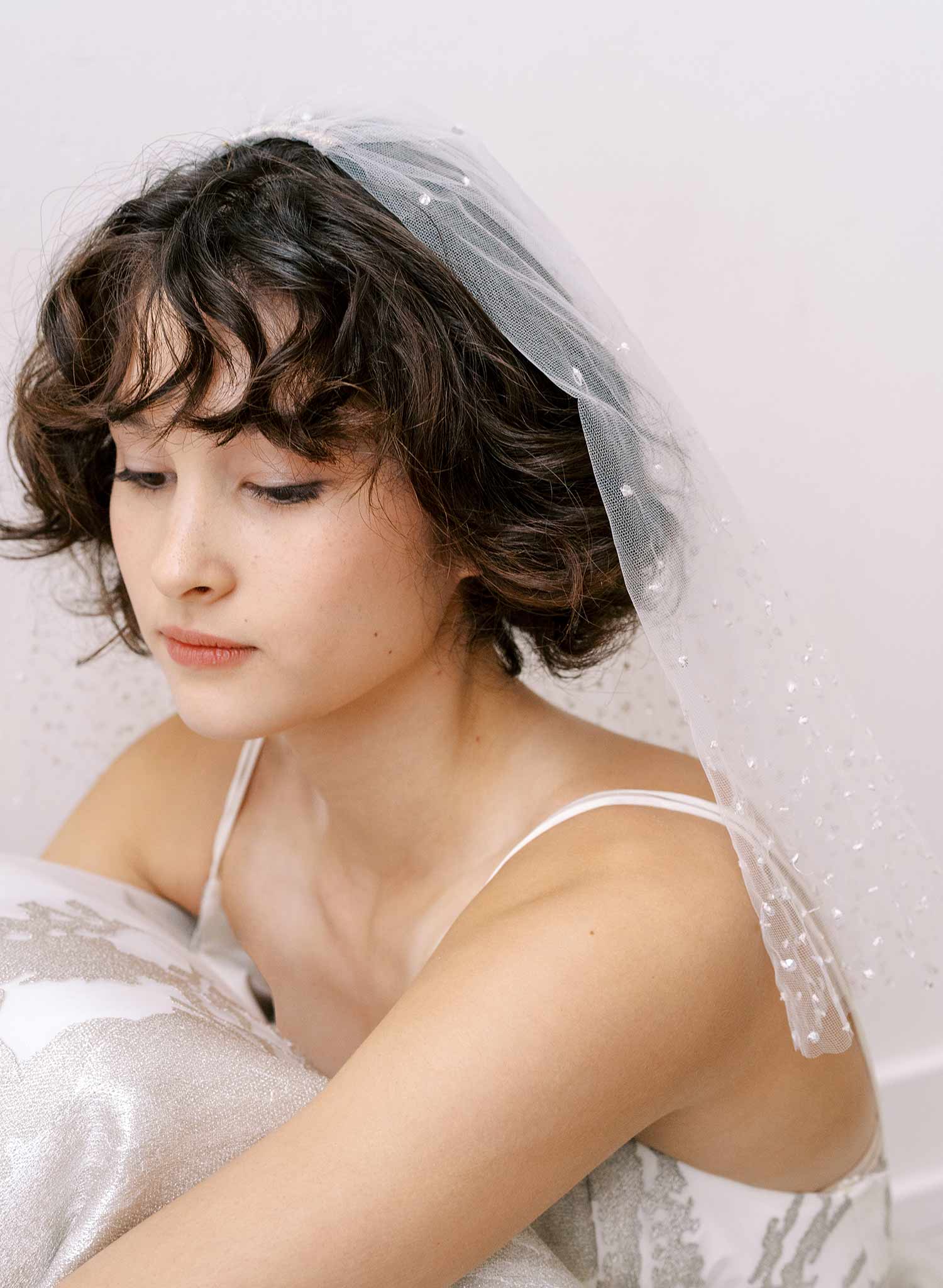 How to wear a wedding veil with short hair (or NO HAIR