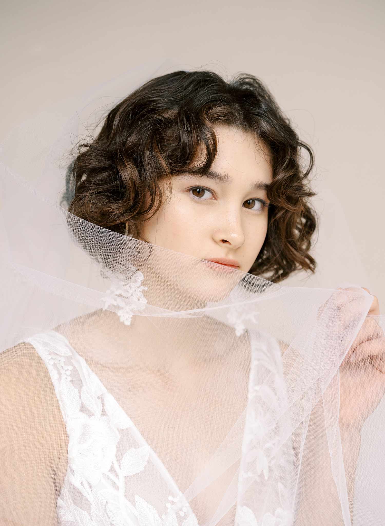 simple and plain wide bridal chapel length veil