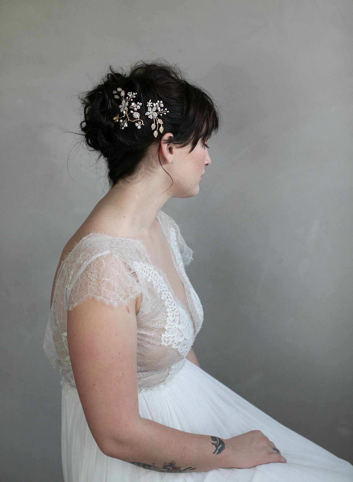 https://www.twigsandhoney.com/cdn/shop/products/607-bridal-garden-combs-winter-twigs_honey-headpiece-floral_0029_2048x2048.jpg?v=1594959859