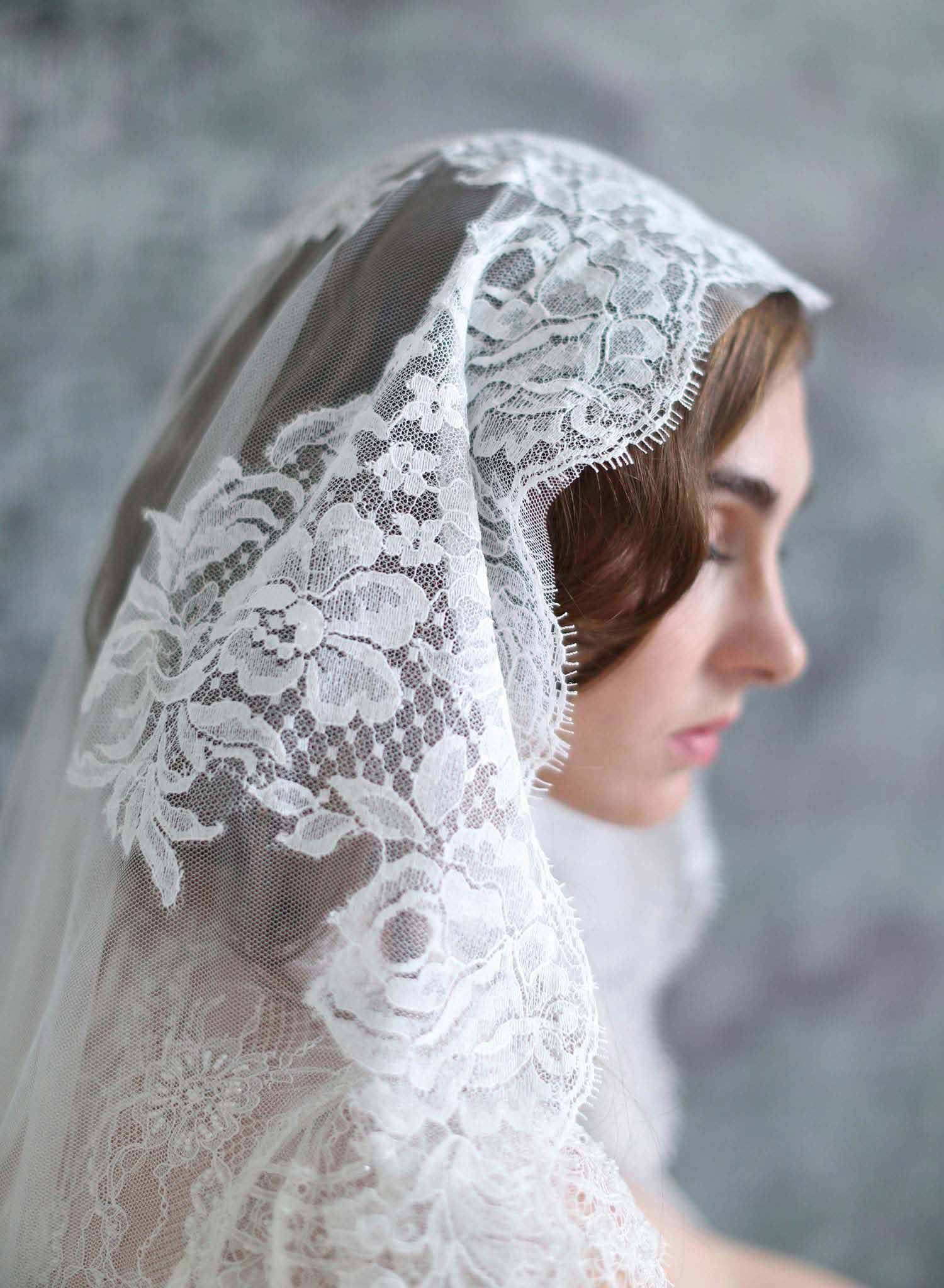 Wedding veil - Mantilla lace trimmed veil with headband - Style