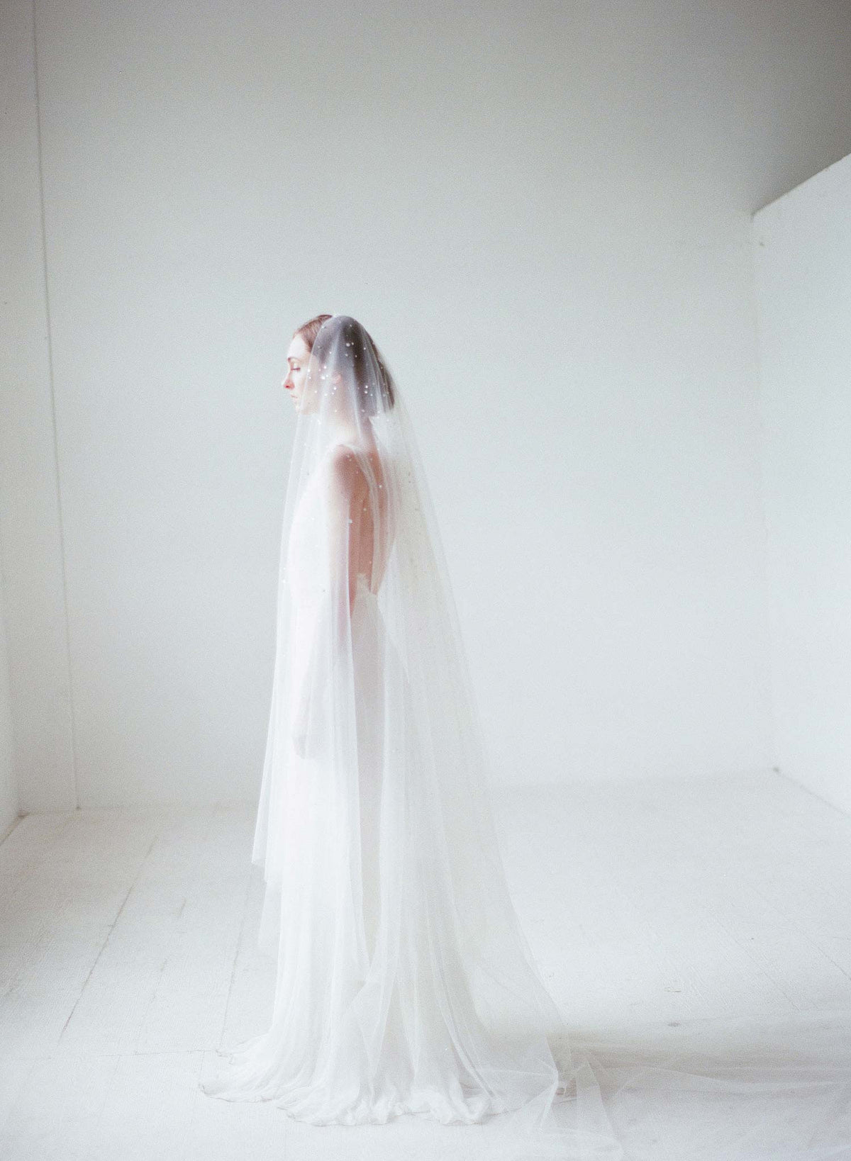 Brand NEW/ Never Worn Elegant White Bridal Wedding Veil With Swarovski Crystals Bruna - Rhinestone and crystal edge bridal veil – Bella-Tiara main image 2
