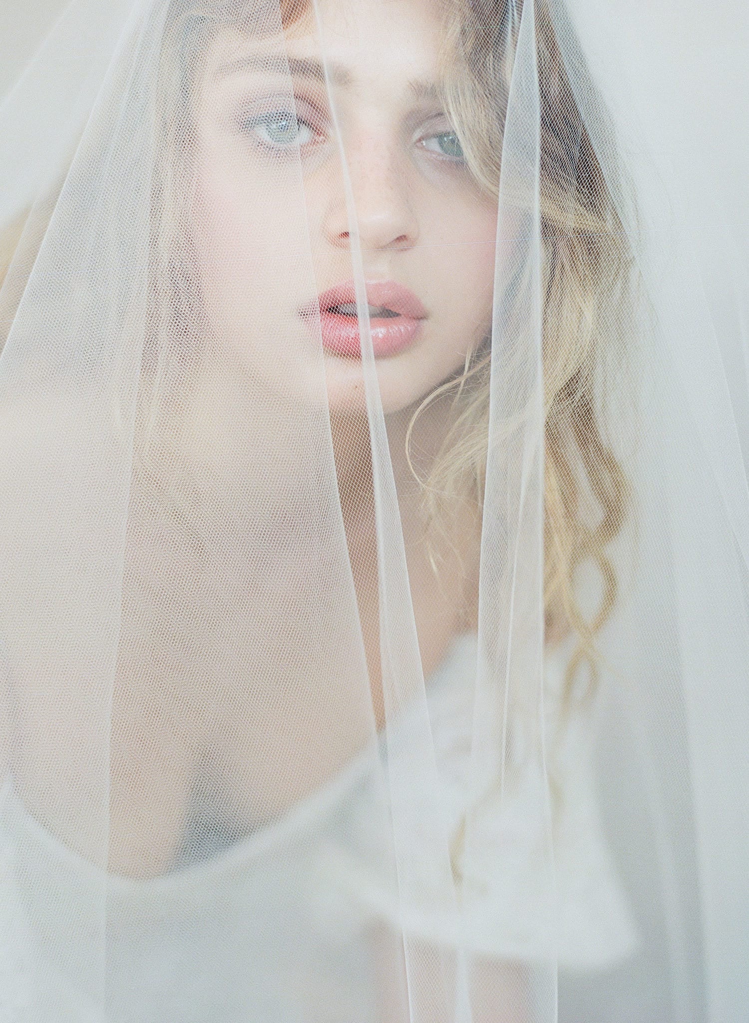 Twigs & Honey Bridal Retro Poufy Short Veil - Voluminous Short Bubble Veil - Style #2357 Diamond White