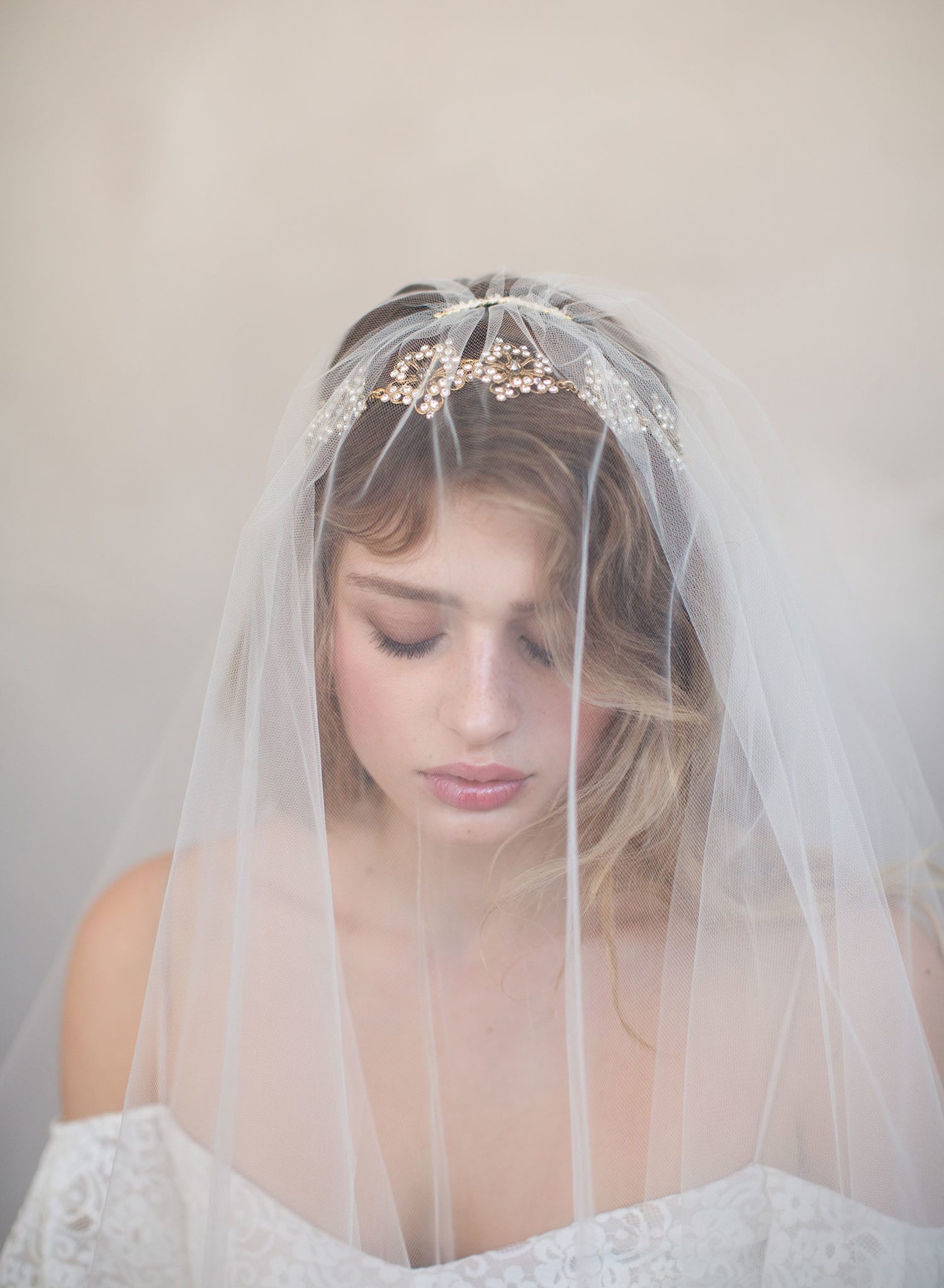 Twigs & Honey Bridal Retro Poufy Short Veil - Voluminous Short Bubble Veil - Style #2357 Diamond White