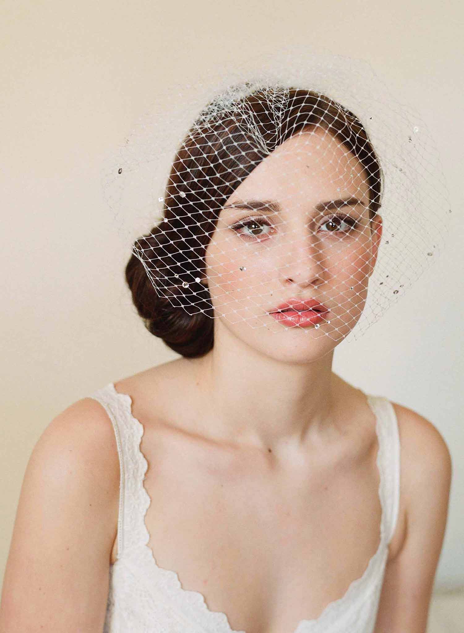 Full birdcage veil with rhinestones - Style # 211